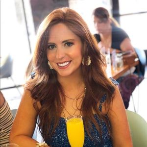 Meet your Posher, Elizabeth